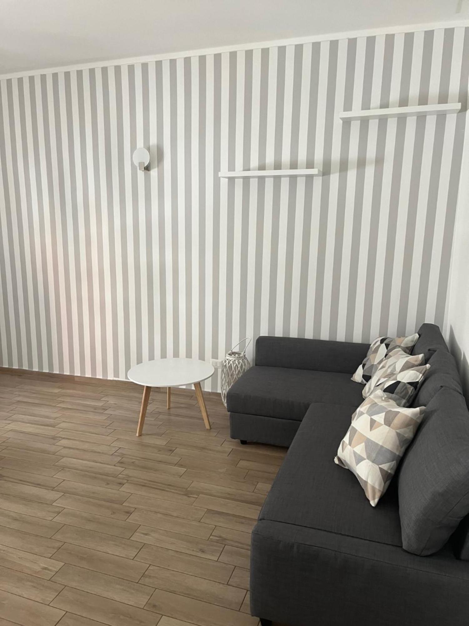 Loverhome 10 Rom