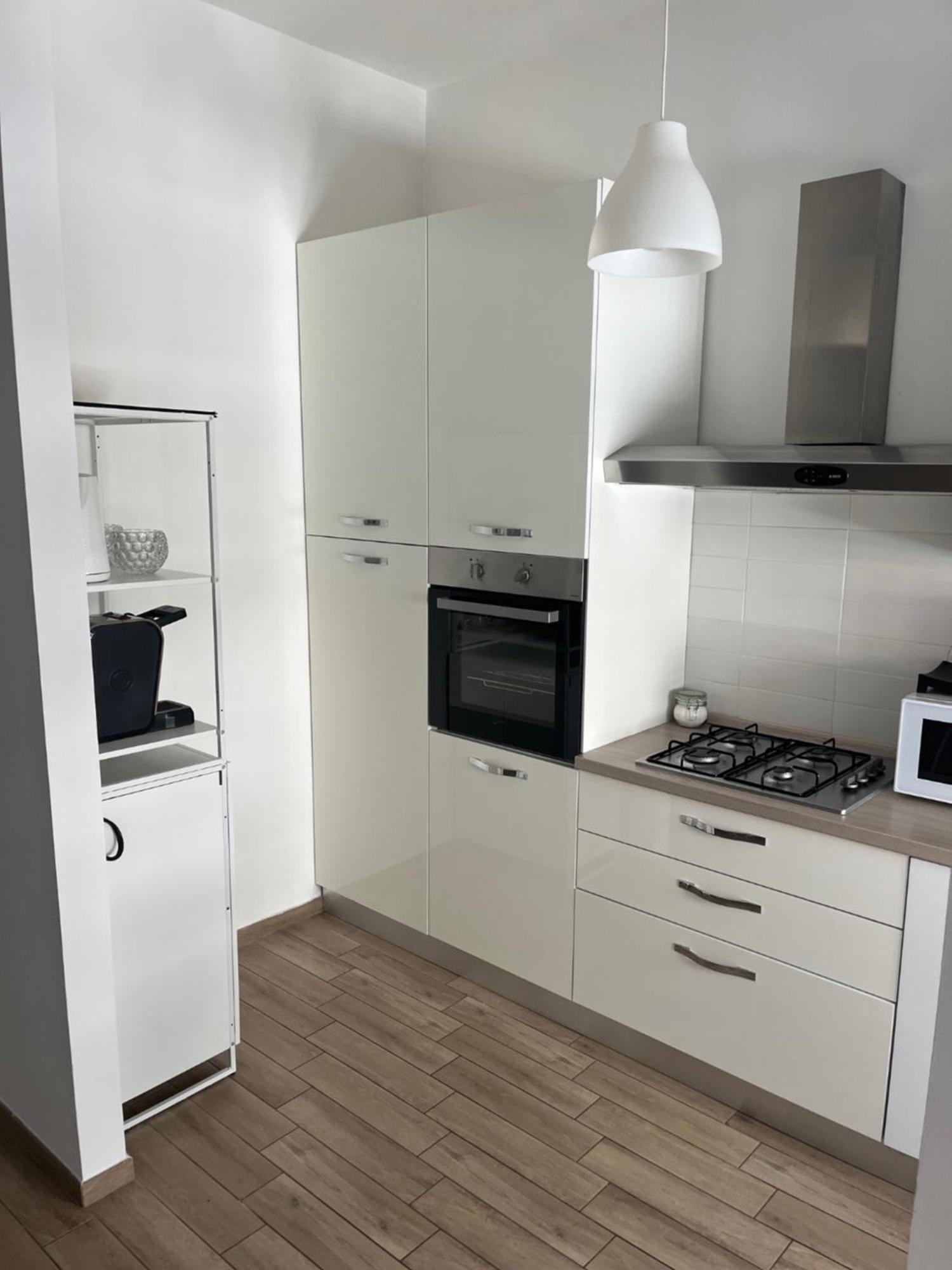Loverhome 10 Apartment Rom